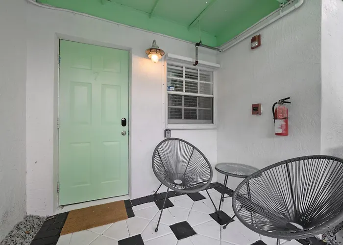 Las Olas Guest House